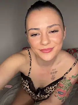 Czat XXX na żywo – alwayshornyvivi