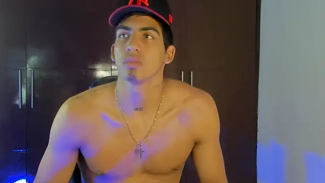 แชท XXX สดของ Milo_LatinBoy