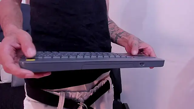 Hisoka_011 Pertunjukan Webcam