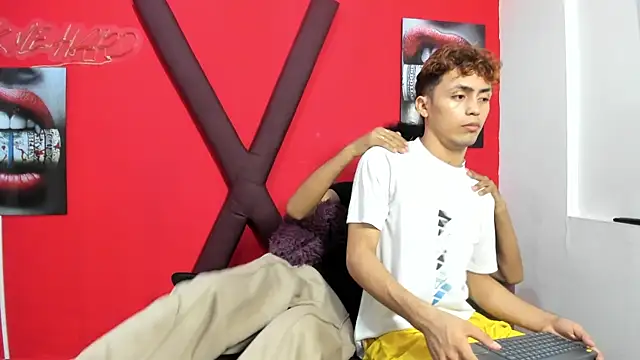 VERY_HOT_GUYS 网络视讯表演