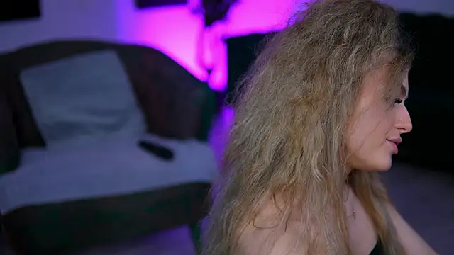 โชว์เว็บแคมของ NayaQuinn