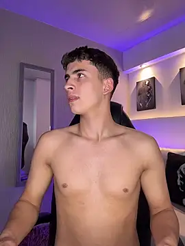 AdrianRinaldi 网络视讯表演