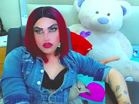 NharaBigCock: διαδικτυακό σόου στην κάμερα