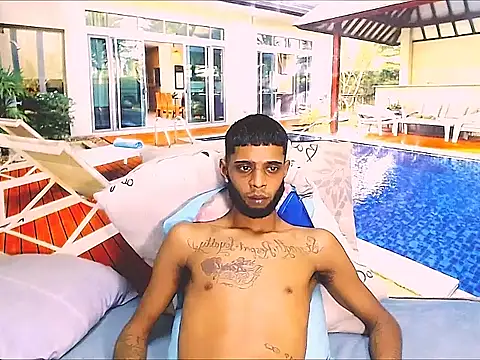 Show modela CharmingIndian1 na web-kameri