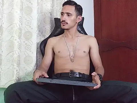 HomeAloneK 现场XXX聊天