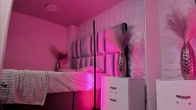 HollyPeach 现场XXX聊天