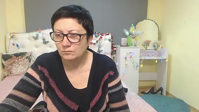 EmilyL0veのライブXXXチャット