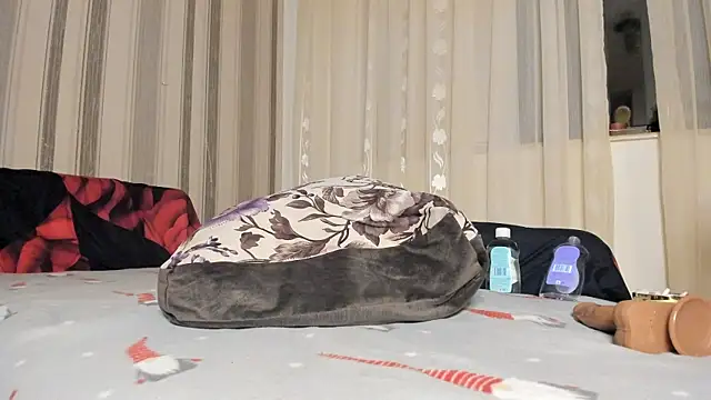 FrosstyRose live XXX chat