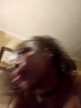 Chat XXX en directo de Gucci_Bx