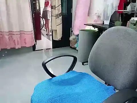 Heni6368 লাইভ XXX চ্যাট