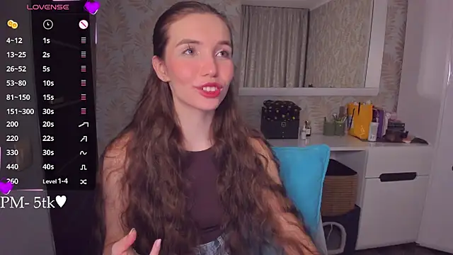 YonaBones' Live XXX Chat