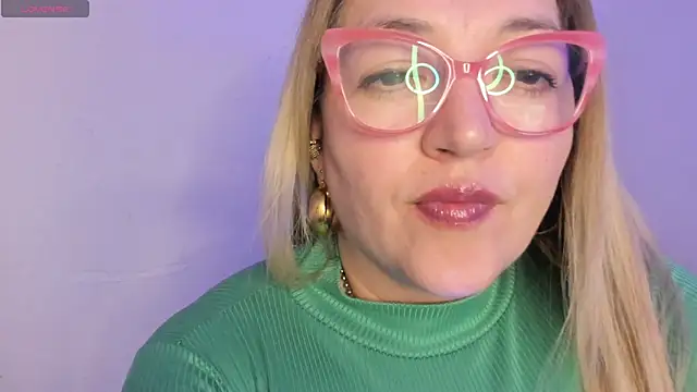 Naty_Mature_のライブXXXチャット