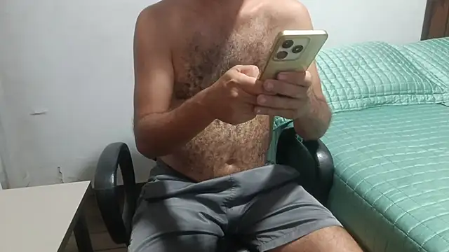 Mineirinho44のライブXXXチャット