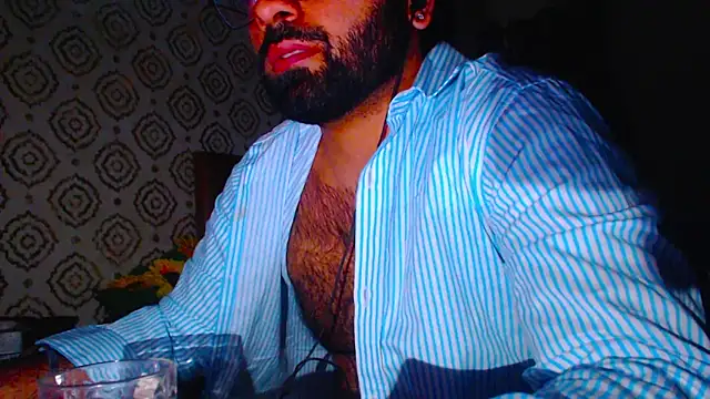 cutebeardiのライブXXXチャット