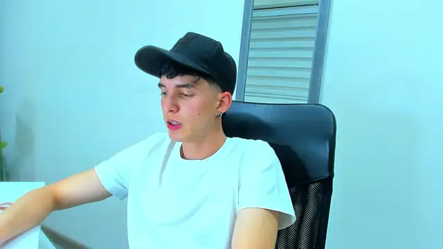 JheampiieroのライブXXXチャット