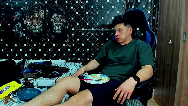 javiersexymannのライブXXXチャット