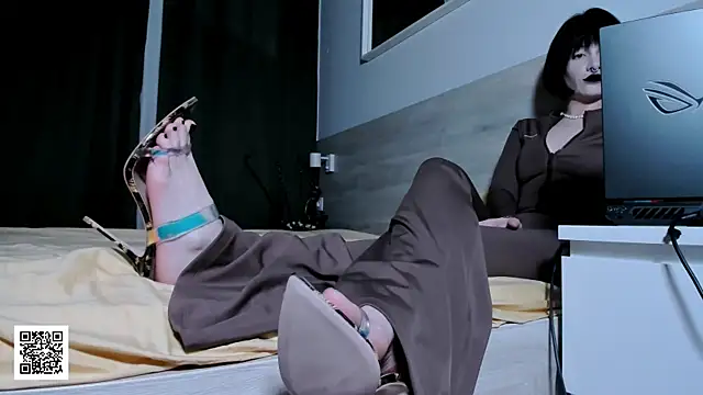 _Misha_Addams_のライブXXXチャット