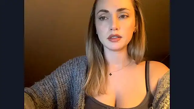 Živý XXX chat ScarlettSensitive