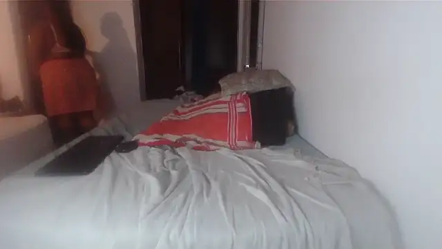 Онлайн чат XXX Lucia-boobs