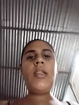 แชท XXX สดของ Andreita_95