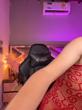 Show modela Cherry_zayden_ na web-kameri