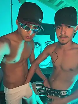 Show modela Cuteathleticboys na web-kameri