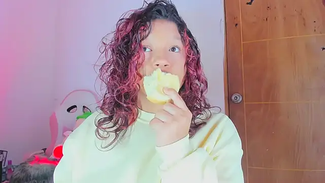 Emily_Coper18: απευθείας συνομιλία ΧΧΧ