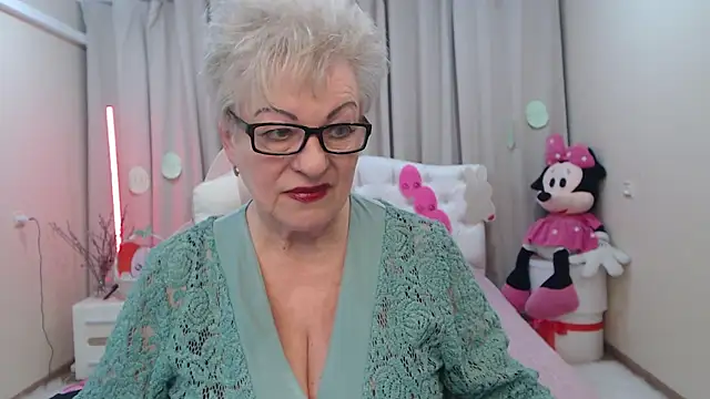 KayleSmoll: онлайн-секс-чат