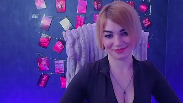 CuttieEmma's Live XXX Chat