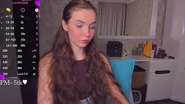 YonaBones' Live XXX Chat