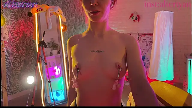 Živý XXX chat altertyan