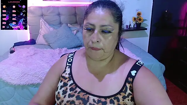 Chat XXX en directo de Keyla01_