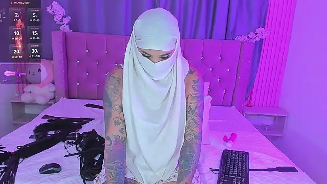 Nayla-Mouna Webcam Show