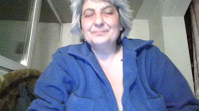 ExquisiteMature élő XXX-chatje