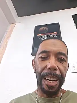 Show modela Willybigcock1981 na web-kameri