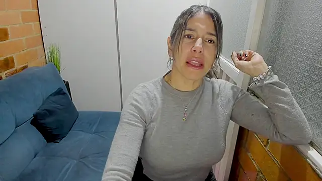 Penelope47's Live XXX Chat