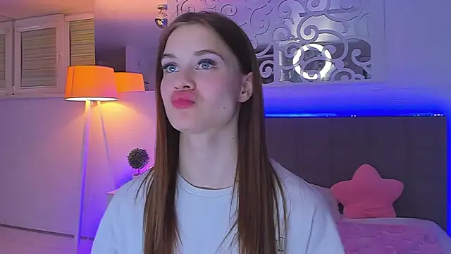 LuisaClover Chat XXX in diretta