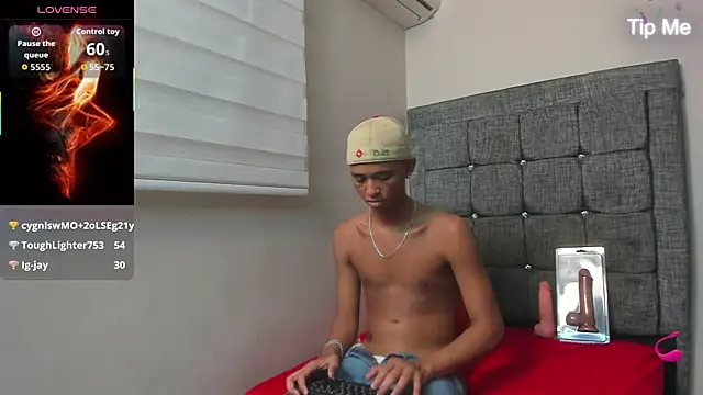 Chat XXX ao vivo de Little_Twink19x