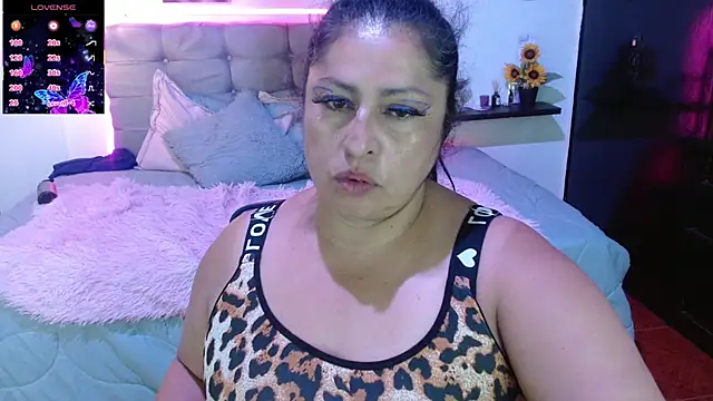 Chat XXX en directo de Keyla01_