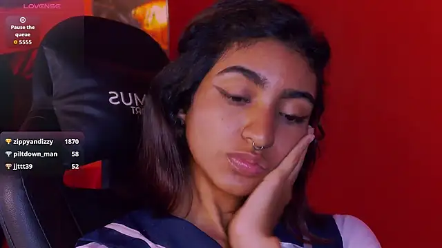 Hottie_Veronica Adlı Modelin Web Kamerası Şovu