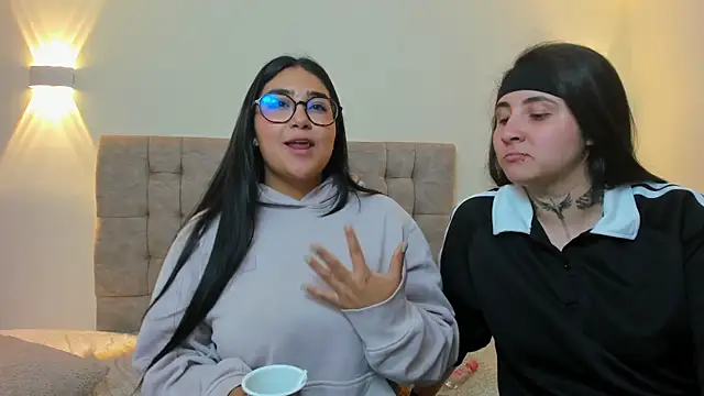 XXX chat uživo modela Elisa_n_Emma