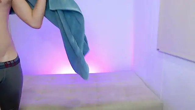 Онлайн чат XXX adrian_morelly