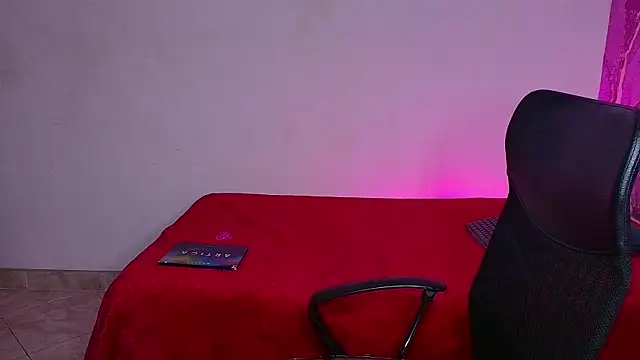 Chat XXX en directo de canela_salvaje