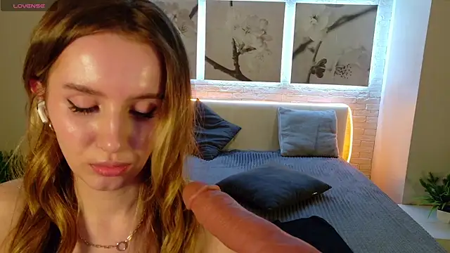 Betty_June Chat XXX live