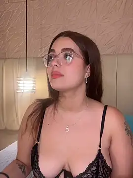 hannahst_ élő XXX-chatje