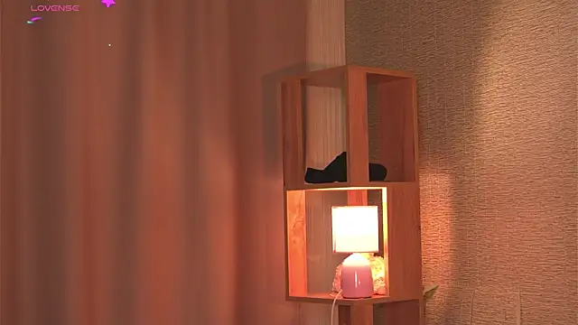 jenniferonlyforu élő XXX-chatje