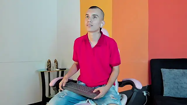 Rowan_Cley: απευθείας συνομιλία ΧΧΧ