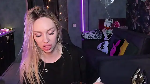 Blckmirrorr's Live XXX Chat