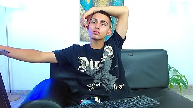 lucass_18 Chat XXX live