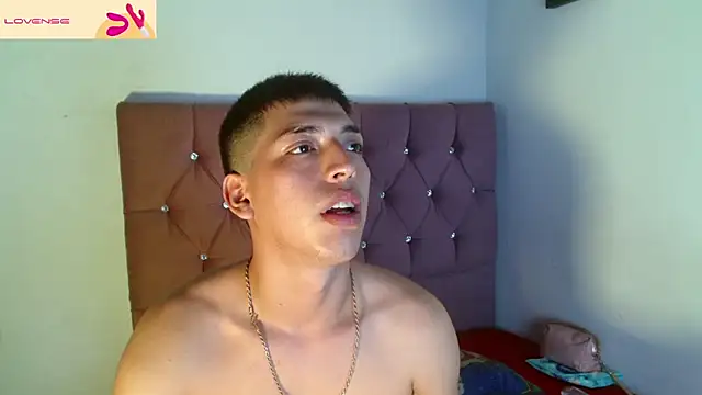 aaron_antonella_mds Show in webcam